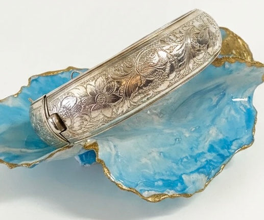 MADE IN THE DEEP SOUTH ETCHED 1960s BANGLE BRACELET