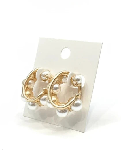 HAMMERED HOOP WITH PEARLS EARRINGS
