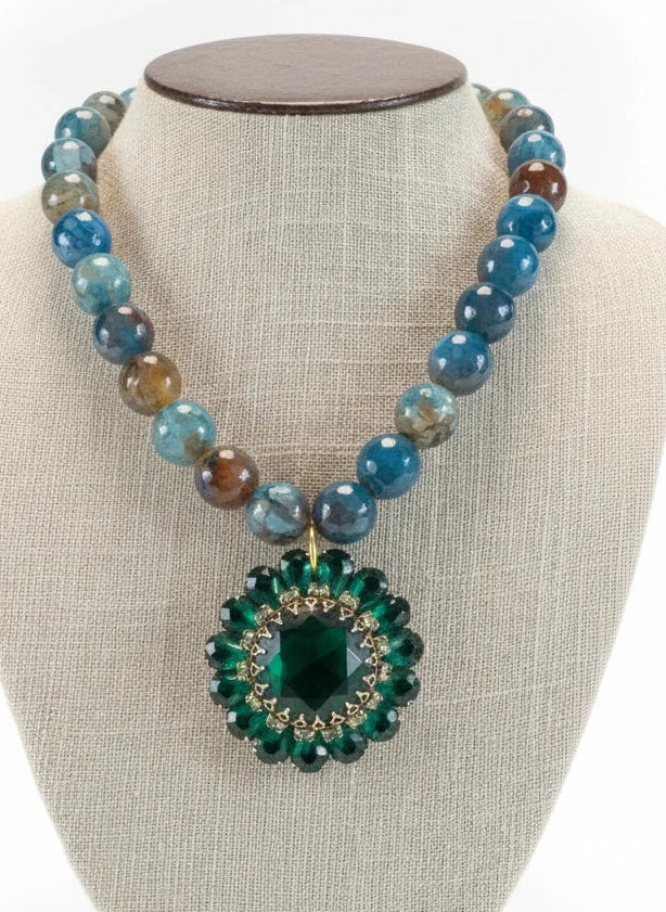 MADE IN THE DEEP SOUTH 1950's BROOCH on a AGATE NECKLACE