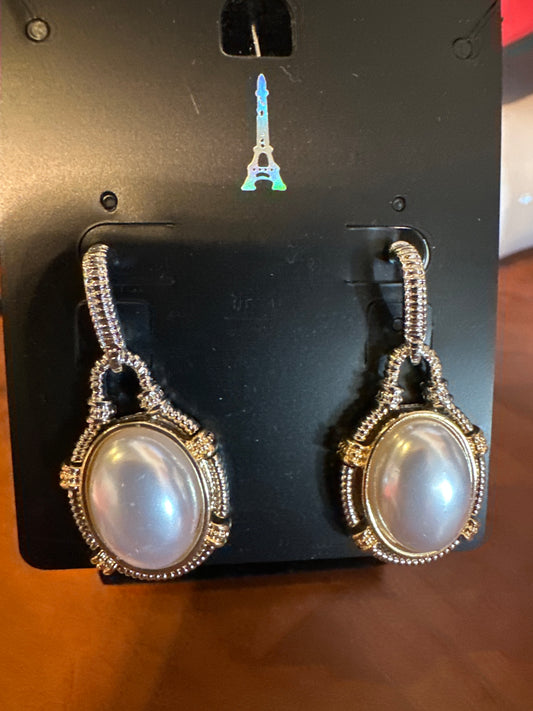 POMINA NY Antiqued Style Silver and Gold Oval Pearl Earring
