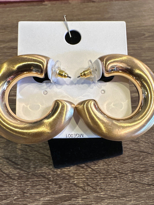 MATTE GOLD  HOOP EARRINGS